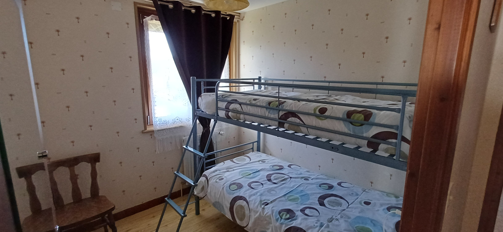 Chambre enfants avec lits superposés